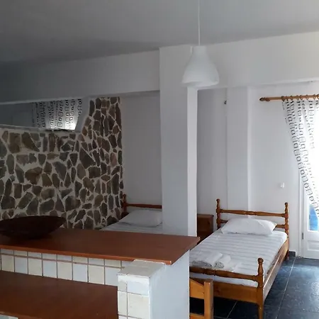 Molos Apartments Σκύρος